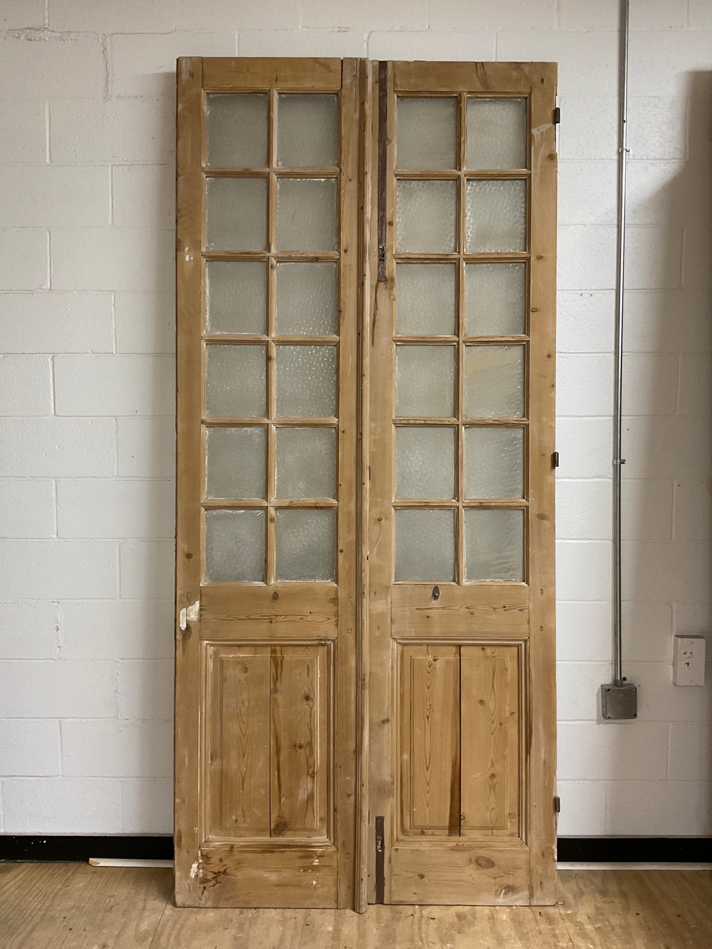 European Twelve Paned Glass - X300575
