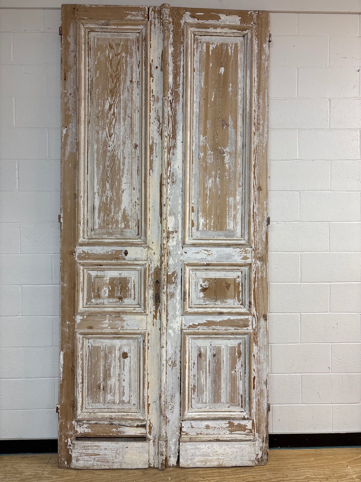 Y331458 PAINTED CARVED SOLID PAIR - 26" X 108"