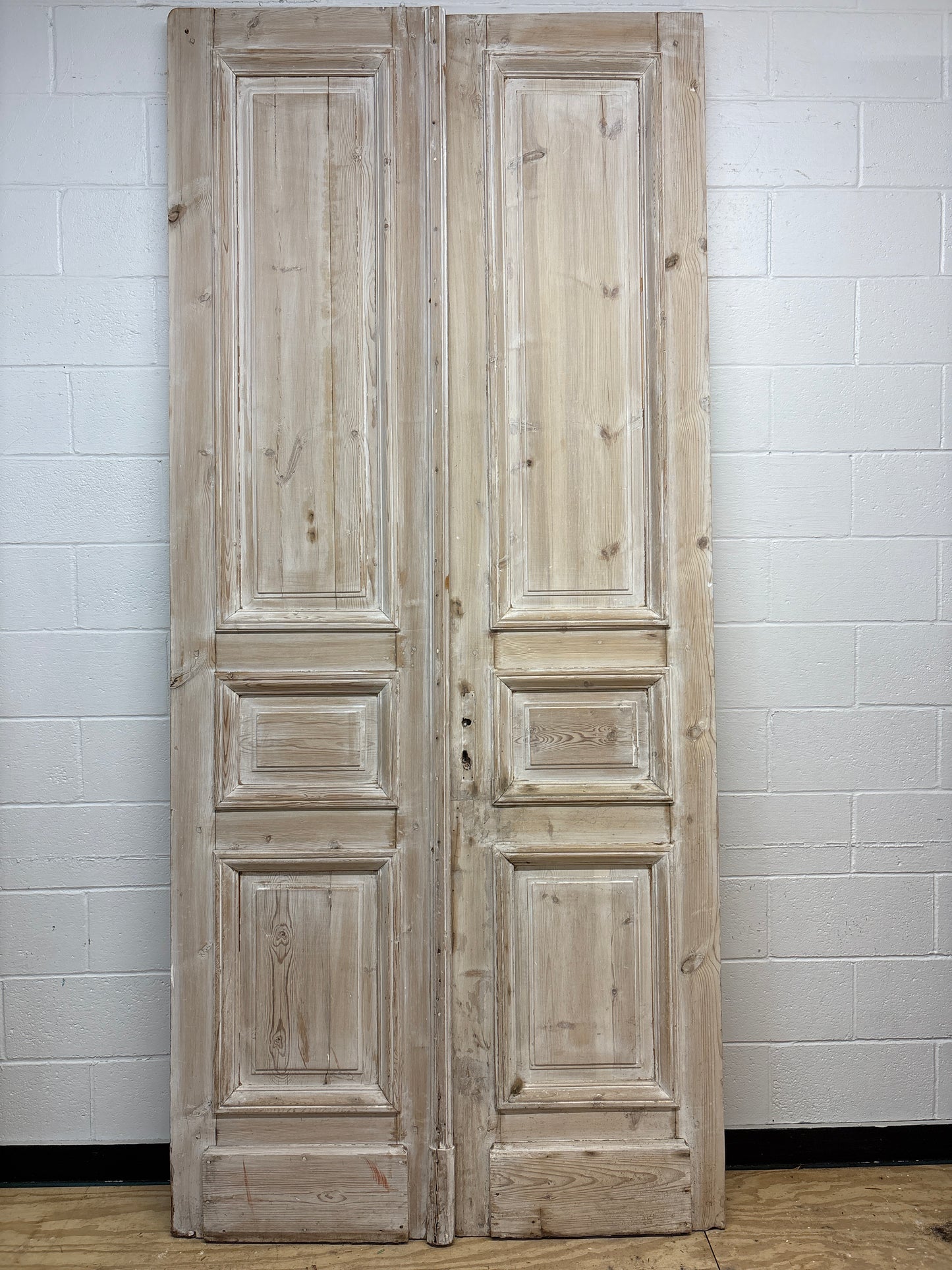 547089Z European 3 Panel Solid Paid