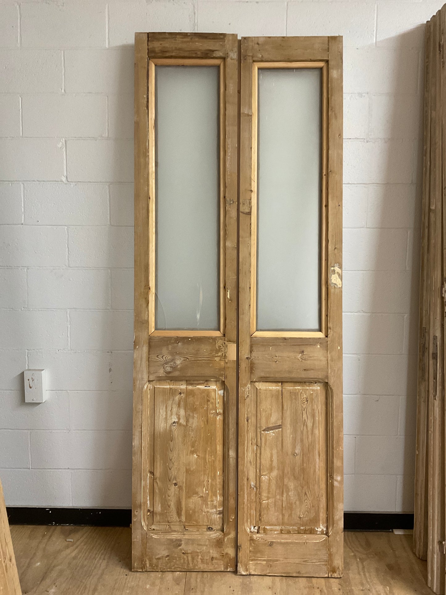 European Frosted Glass - 7025927