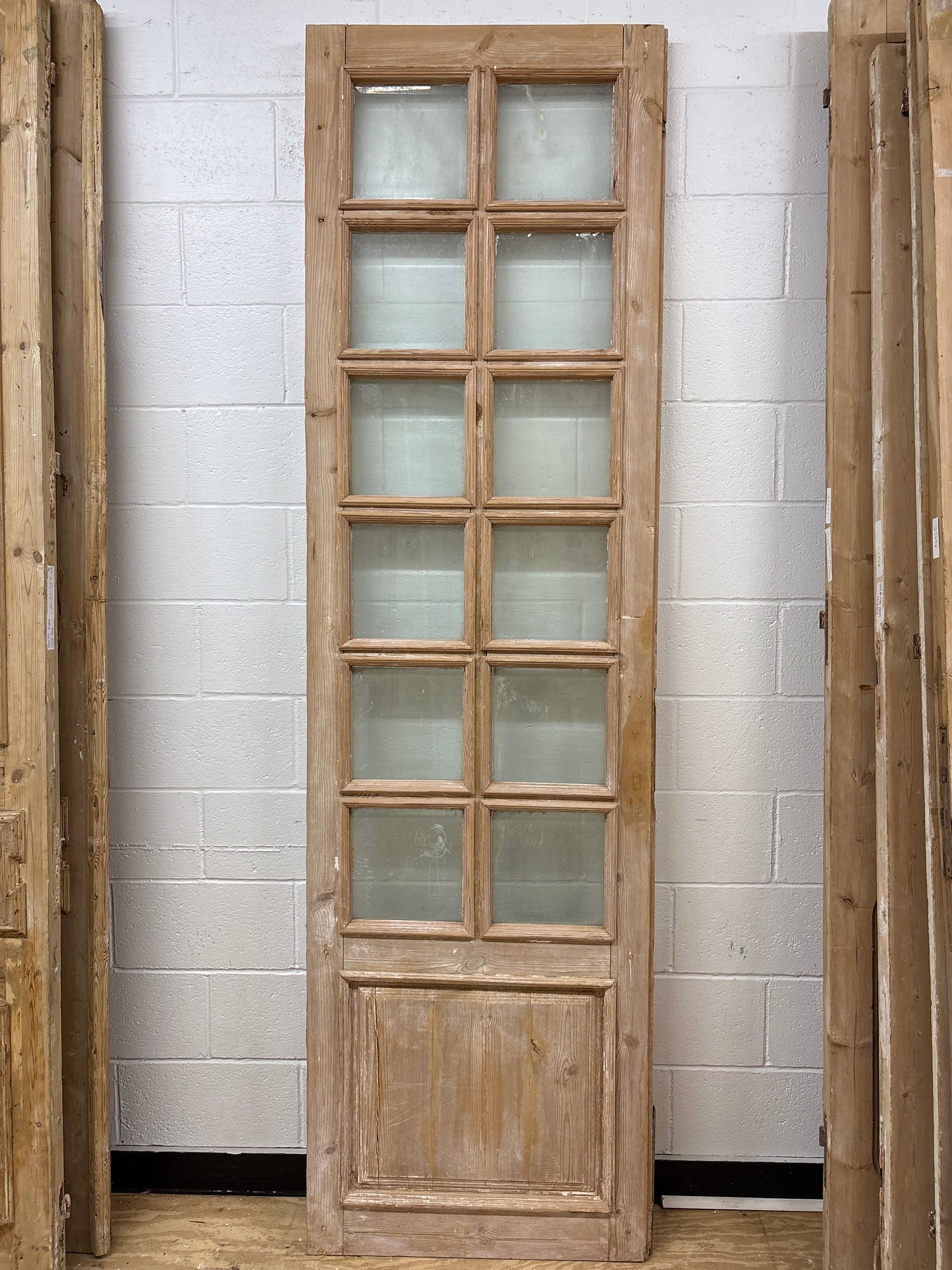 European Twelve Glass Panes - 8652658